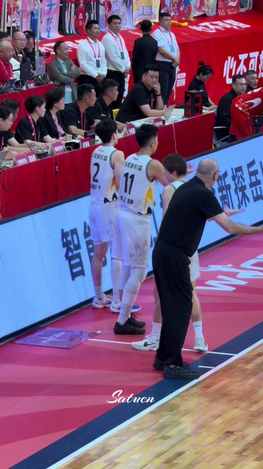 無(wú)奈的一家三口！絕望的教練，氣瘋了的皮總！