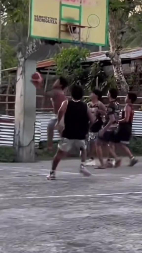 我都準(zhǔn)備好嘲笑他了，結(jié)果被他帥到了