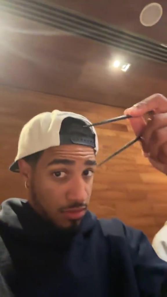 歸化歸化哈利伯頓這筷子拿的還挺標(biāo)準(zhǔn)?。。?>
                                <div   id=