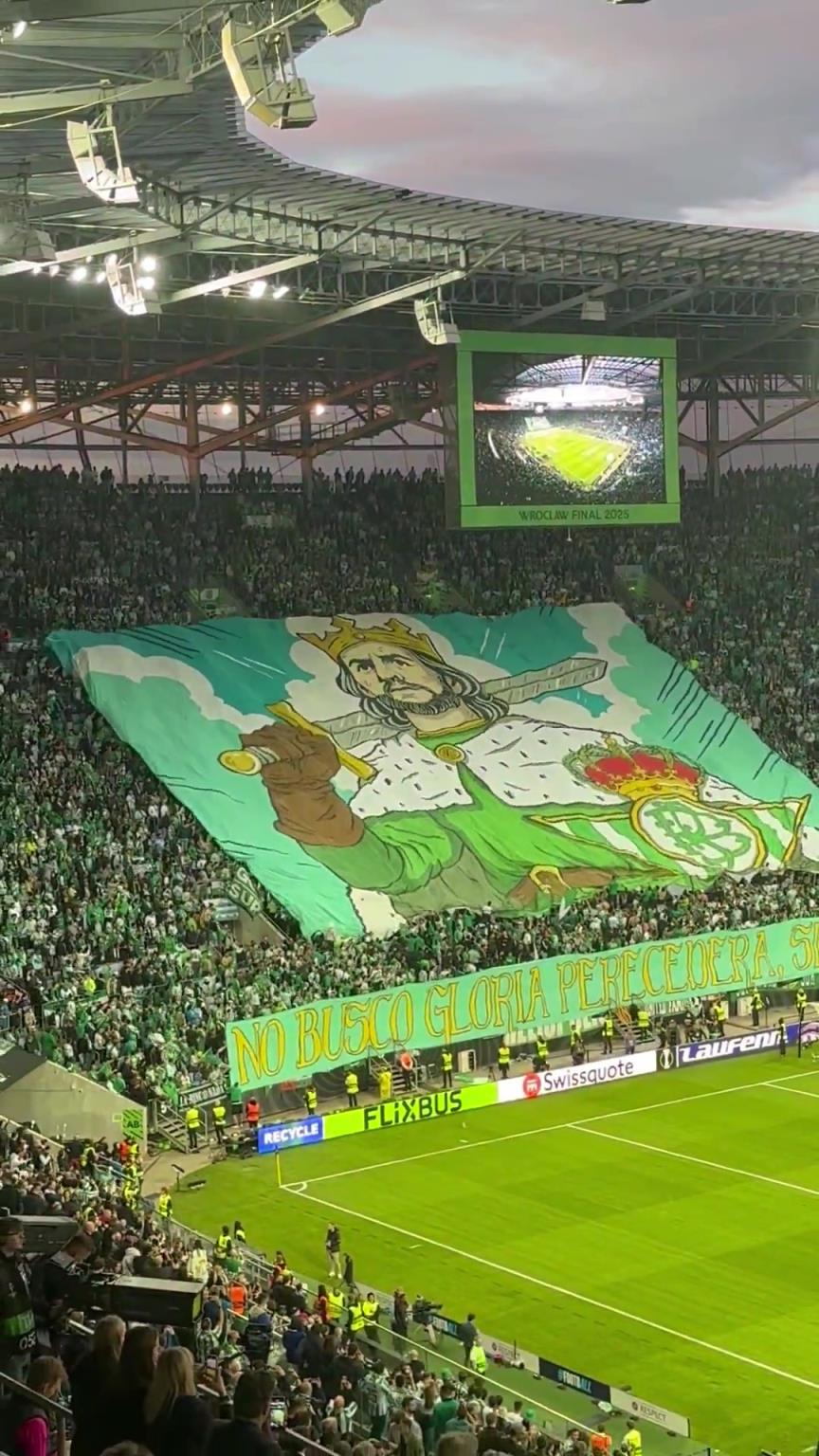 沖擊獎杯！貝蒂斯球迷這巨型Tifo太有氣勢了