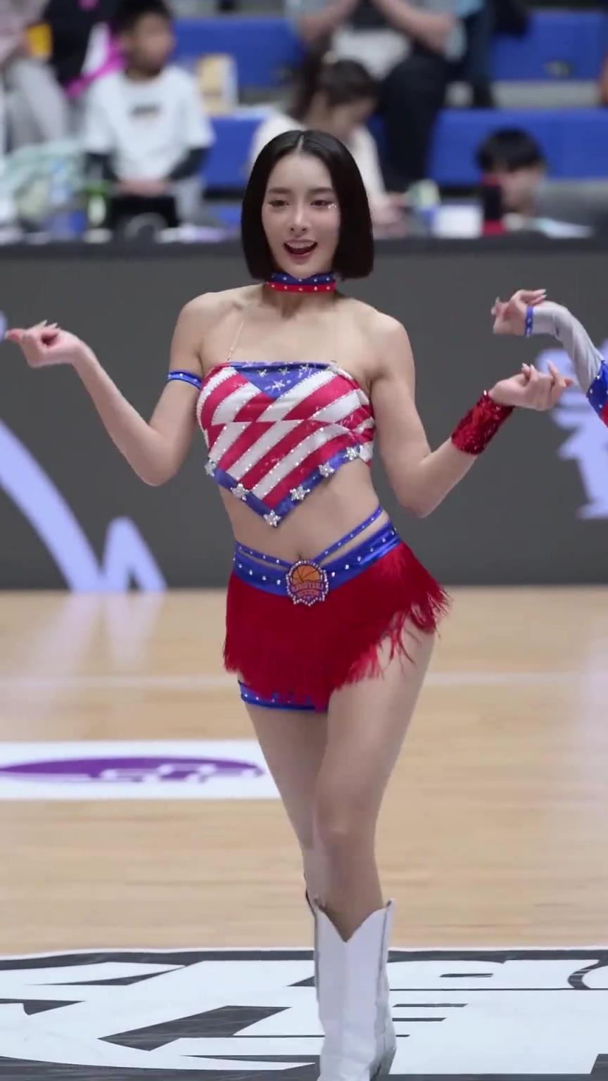 太離譜了 ！幾乎是完美女人！