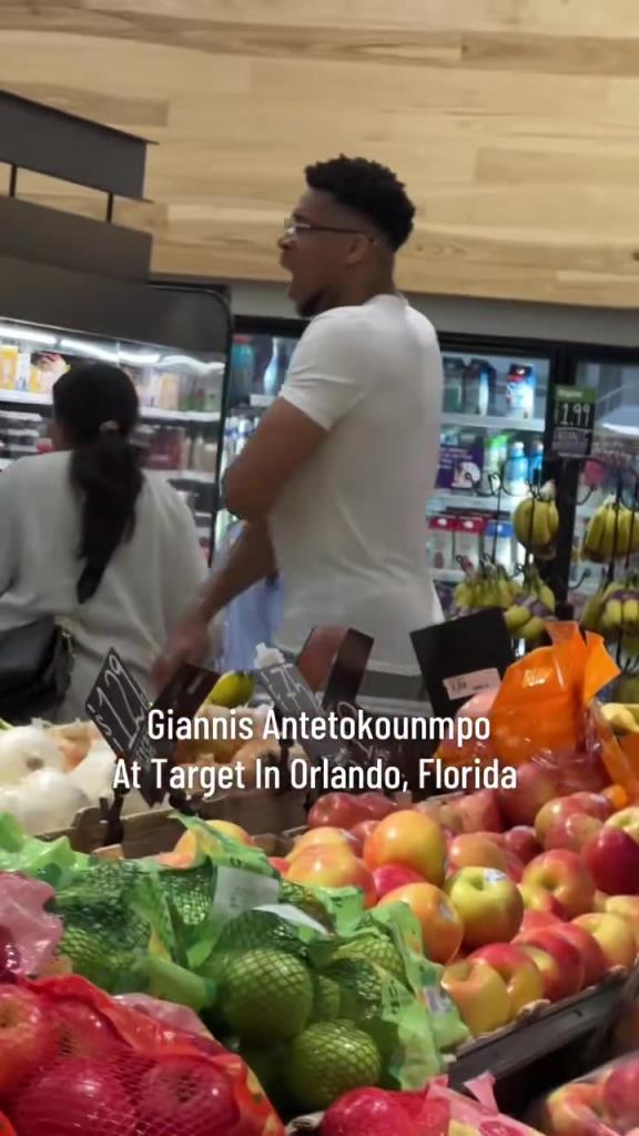 好男人??！字母哥在奧蘭多度假 陪妻子一起逛超市