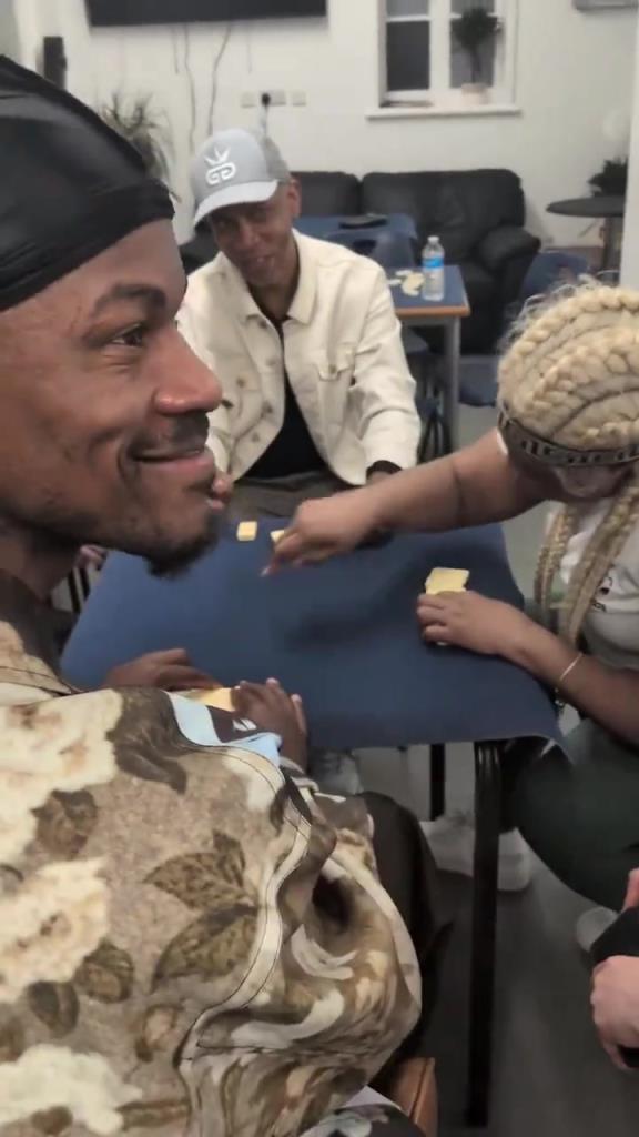 想找到巴特勒很簡單，因為他不在籃球場，就在棋牌室