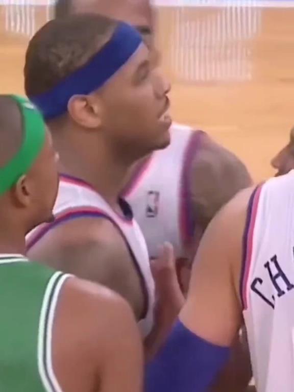 社會瓜！當(dāng)年安東尼與加內(nèi)特發(fā)生沖突，賽后瓜哥帶人堵綠軍大巴